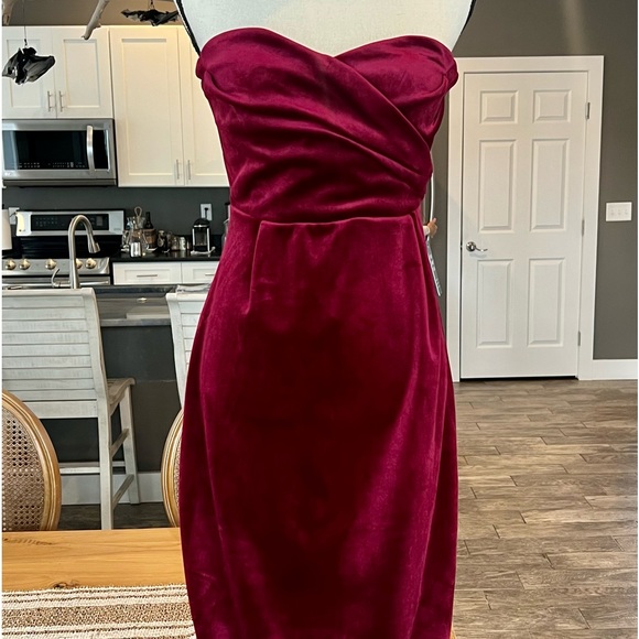 Velvet Sweetheart Neckline Strapless Midi Sheath Dress - Picture 3 of 3